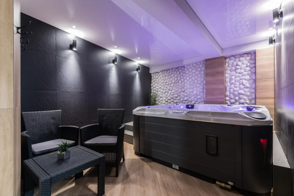 Kameralna strefa relaksu z jacuzzi w Rezydencji Zakopiańskiej