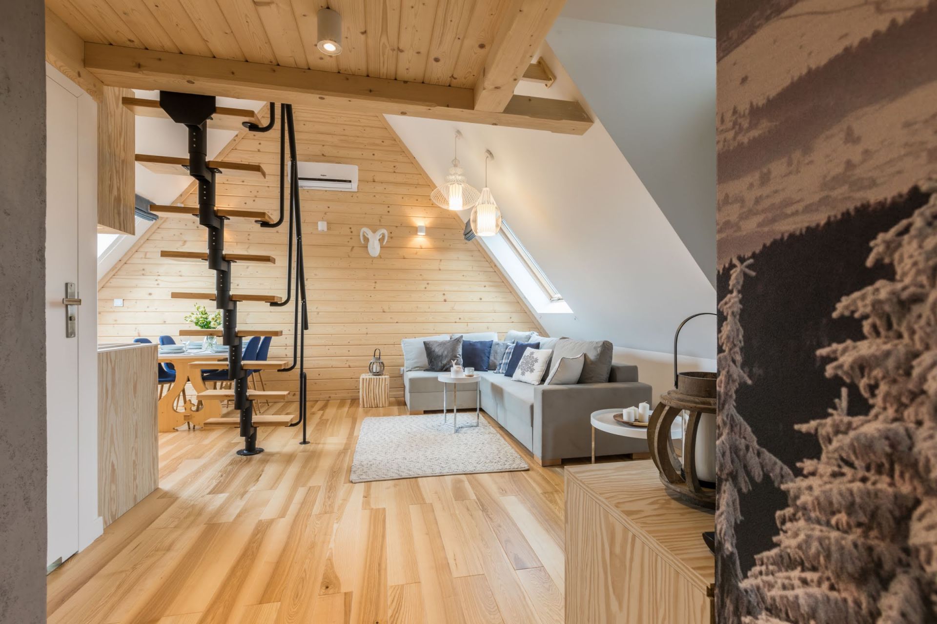 Apartament studio z antresolą