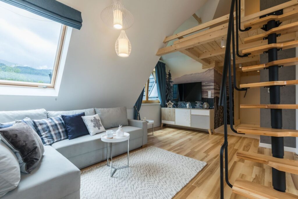 Apartament studio z antresolą